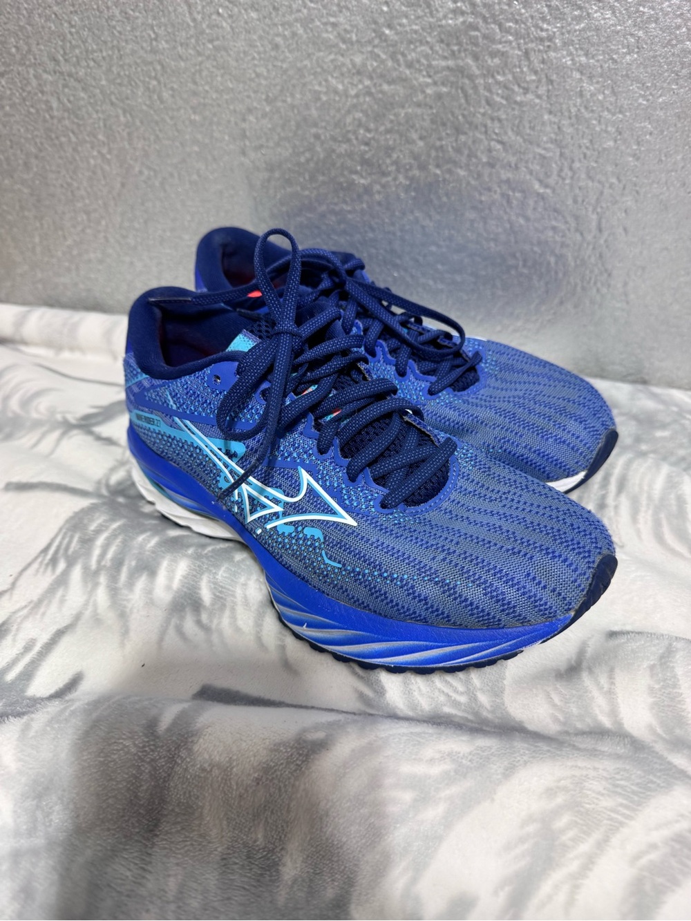Mizuno Blue Running Sneakers with Aqua Logo Accents